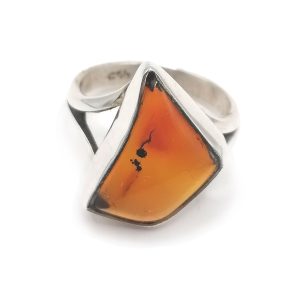 anillo de plata con ambar naranja